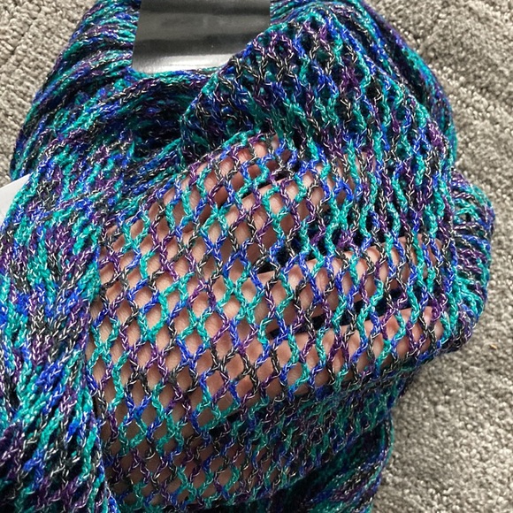 Steve Madden Mini Fishnet Infinity Scarf - Picture 7 of 7